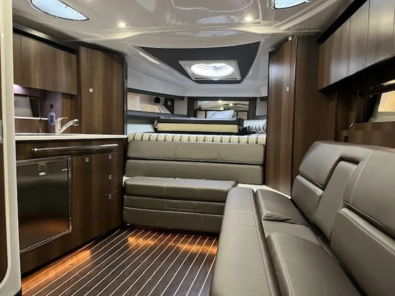 Slide: The Image of Monterey 335 Sport Yacht 2018 - 5