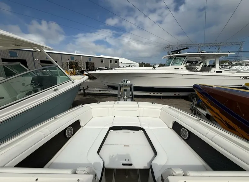 Slide: The Image of Sea Ray SDX 290 Outboard 2018 - 9