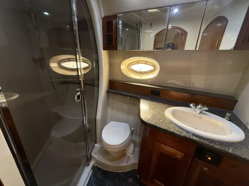 Slide: The Image of Cruisers 560 Express 2007 - 18