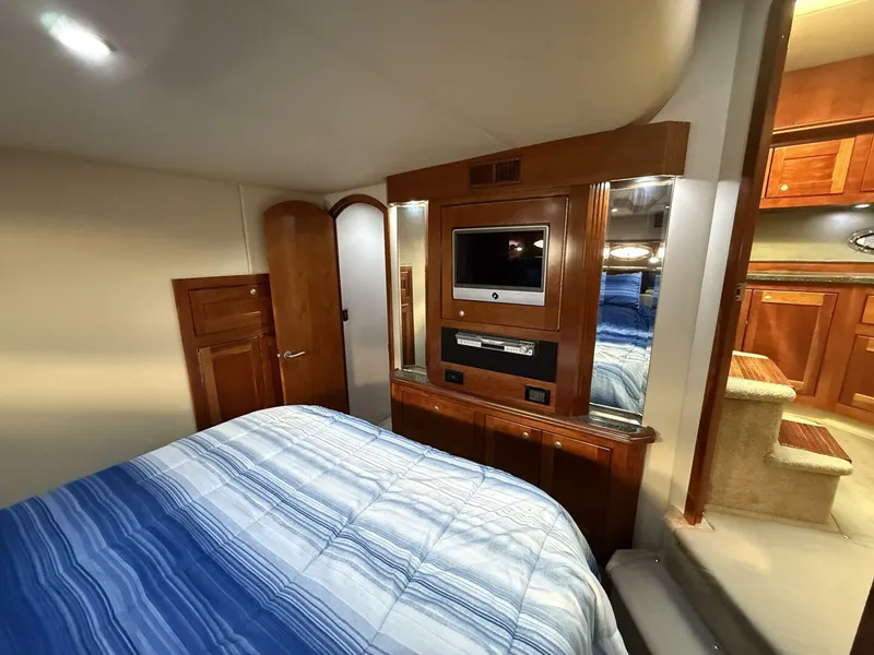 Slide: The Image of Cruisers 560 Express 2007 - 21
