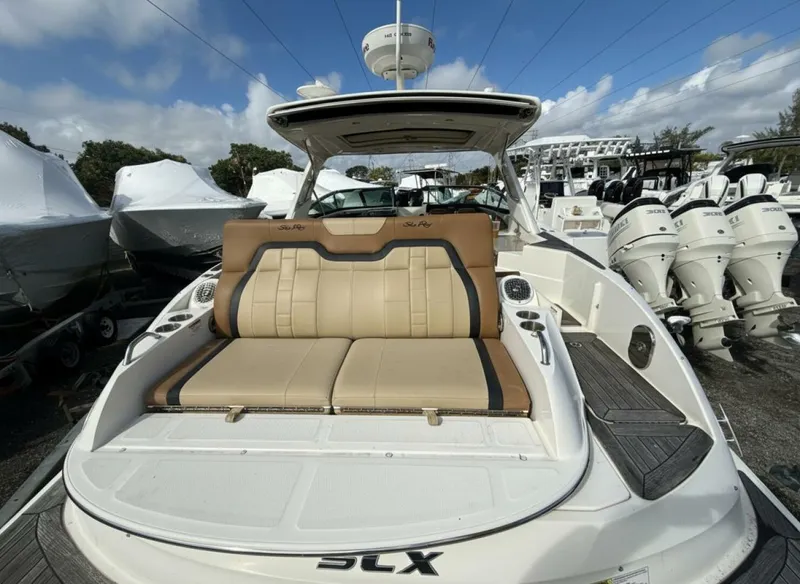 Slide: The Image of Sea Ray SLX 350 2015 - 2