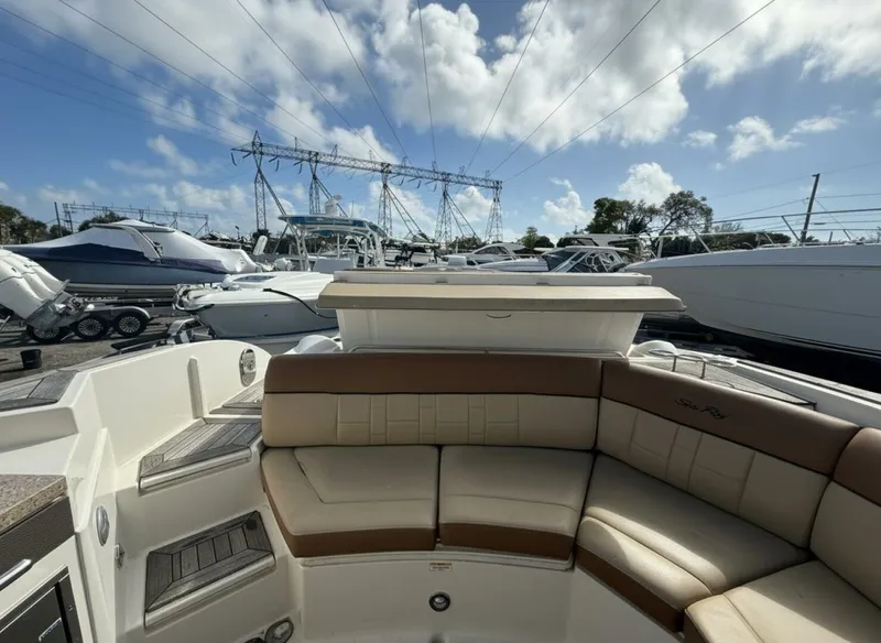Slide: The Image of Sea Ray SLX 350 2015 - 3