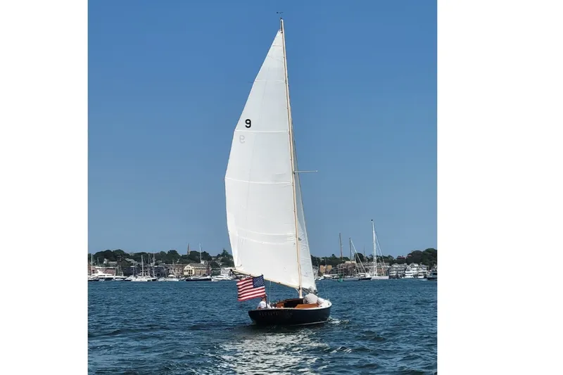 Slide: The Image of Herreshoff Alerion 26 1984 - 37