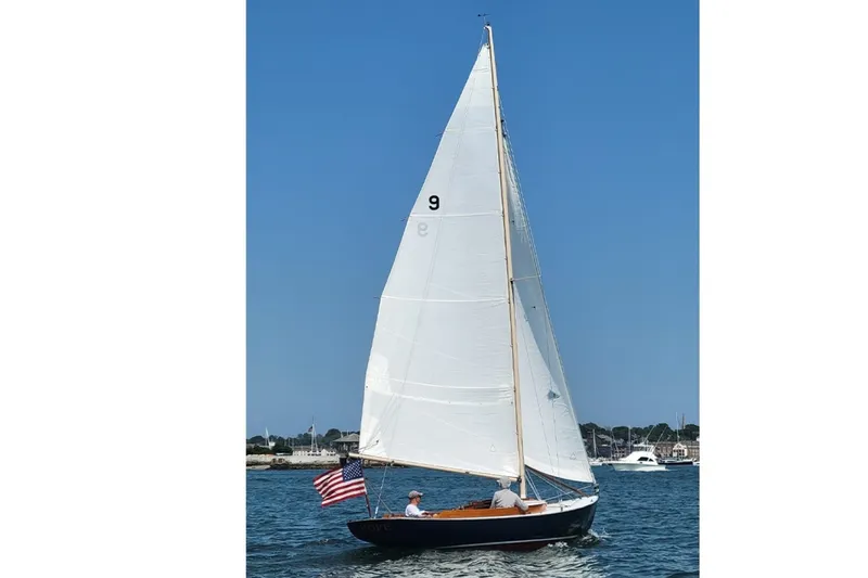 Slide: The Image of Herreshoff Alerion 26 1984 - 4