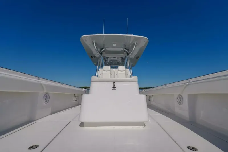Slide: The Image of Sea Hunter 38 CTS 2023 - 13