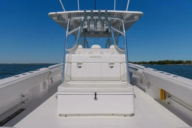 Slide: The Image of Sea Hunter 38 CTS 2023 - 39