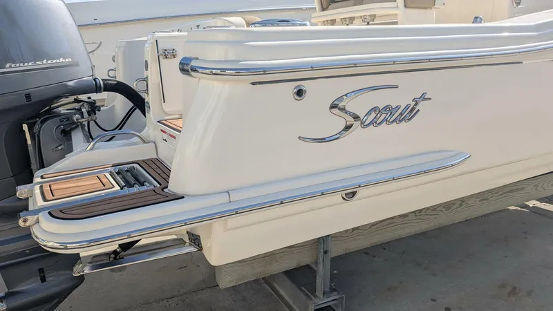 Slide: The Image of Scout 215xsf 2019 - 10