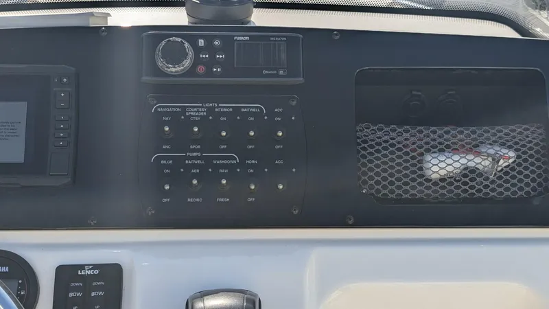 Slide: The Image of Scout 215xsf 2019 - 16