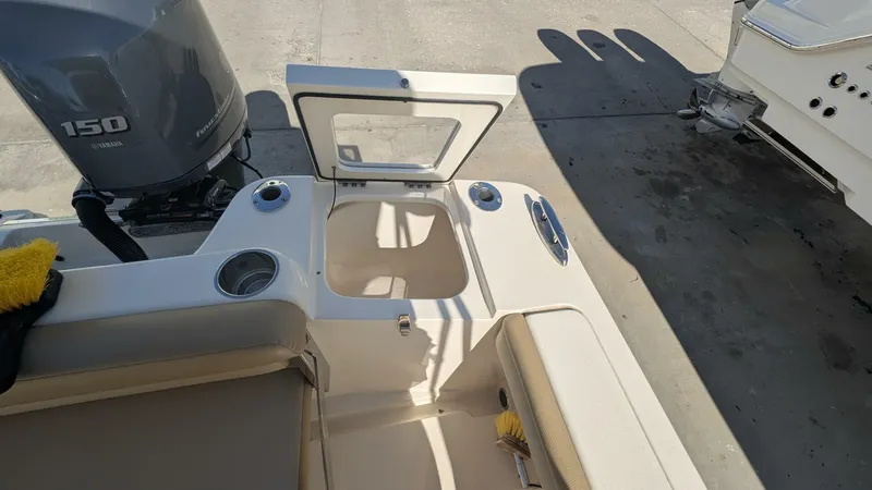 Slide: The Image of Scout 215xsf 2019 - 22