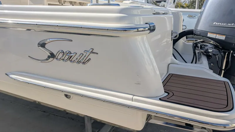 Slide: The Image of Scout 215xsf 2019 - 7