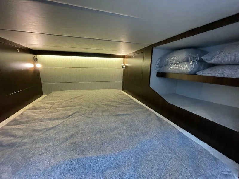 Slide: The Image of Cruisers 38 GLS 2023 - 19