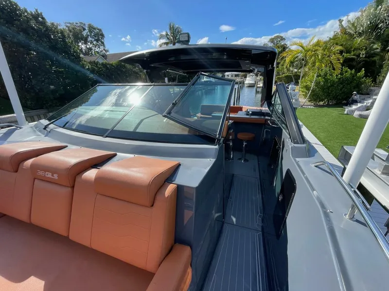 Slide: The Image of Cruisers 38 GLS 2023 - 31