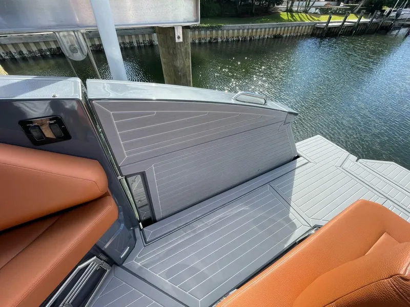 Slide: The Image of Cruisers 38 GLS 2023 - 45