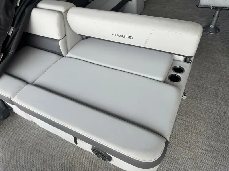 Slide: The Image of Harris CX230 2022 - 7