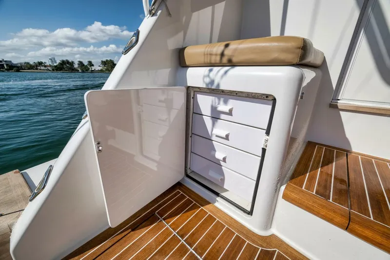 Slide: The Image of Viking 76 Enclosed Bridge 2011 - 49