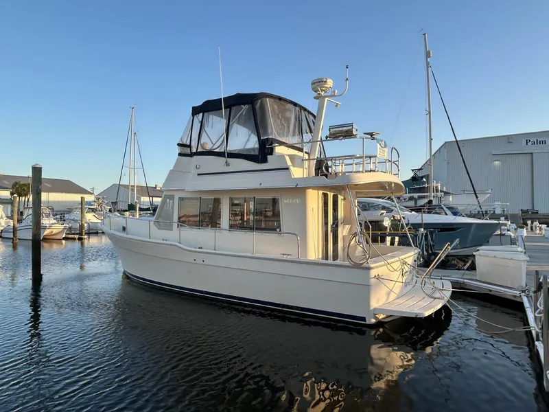 Slide: The Image of Mainship 2005 - 42