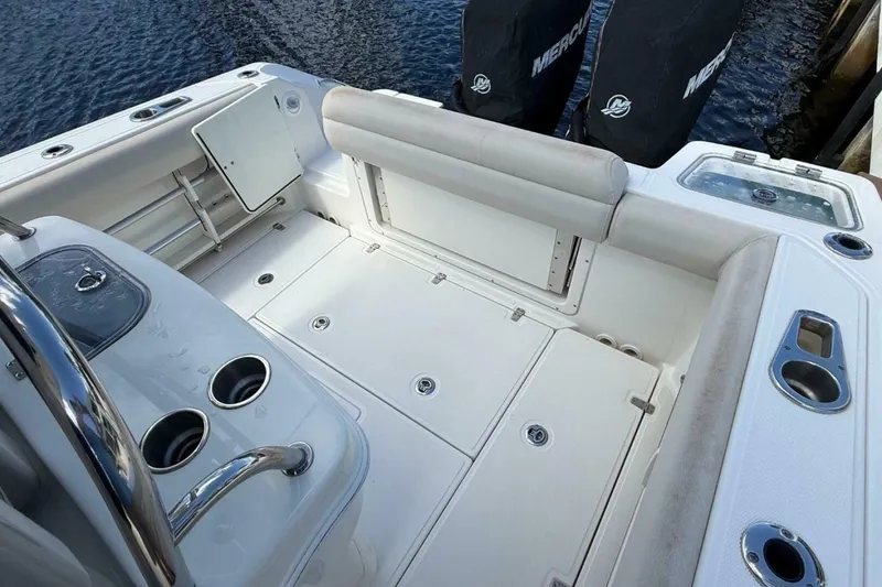 Slide: The Image of Boston Whaler 250 Outrage 2018 - 4