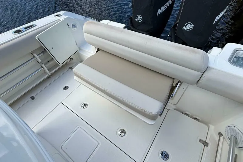 Slide: The Image of Boston Whaler 250 Outrage 2018 - 5