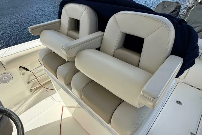 Slide: The Image of Boston Whaler 250 Outrage 2018 - 7