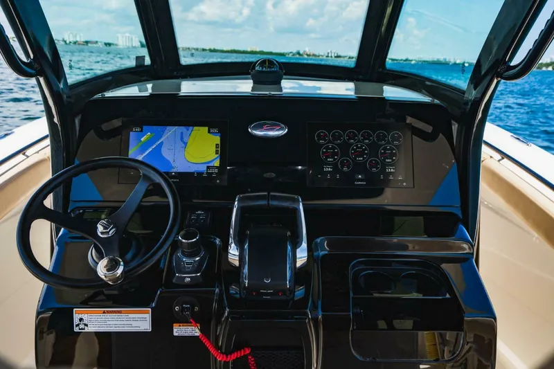 Slide: The Image of Scout 305 LXF 2022 - 21