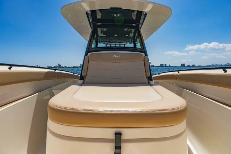 Slide: The Image of Scout 305 LXF 2022 - 25