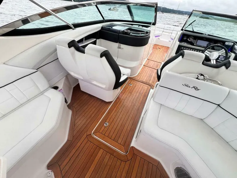 Slide: The Image of Sea Ray SLX 350 2014 - 10