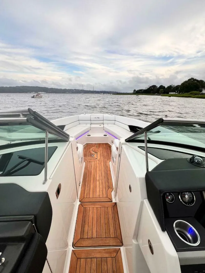 Slide: The Image of Sea Ray SLX 350 2014 - 14
