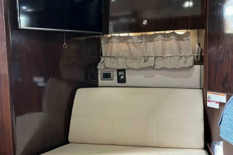 Slide: The Image of Sea Ray Sundancer 350 2017 - 14