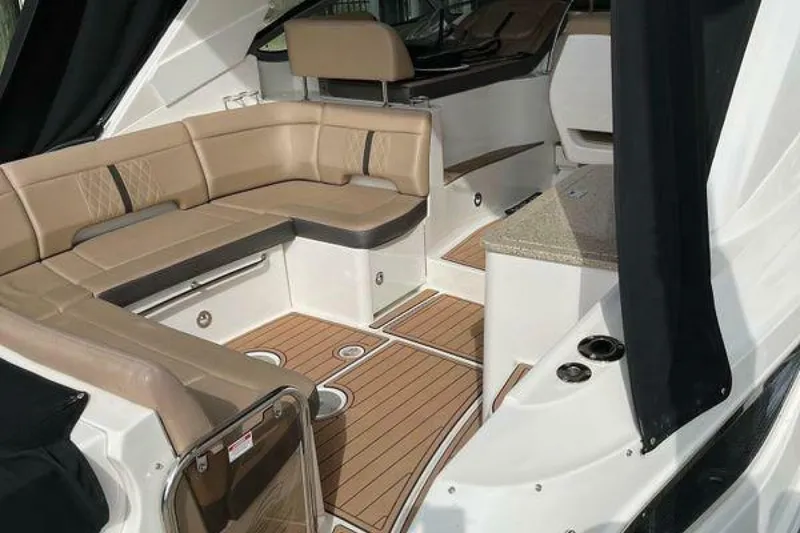 Slide: The Image of Sea Ray Sundancer 350 2017 - 3