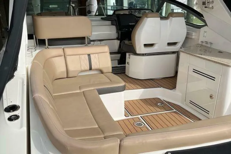 Slide: The Image of Sea Ray Sundancer 350 2017 - 4