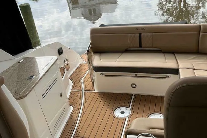 Slide: The Image of Sea Ray Sundancer 350 2017 - 6