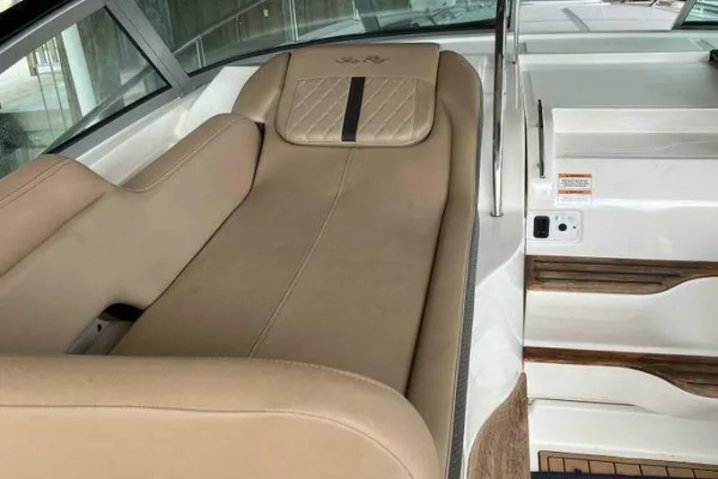Slide: The Image of Sea Ray Sundancer 350 2017 - 9