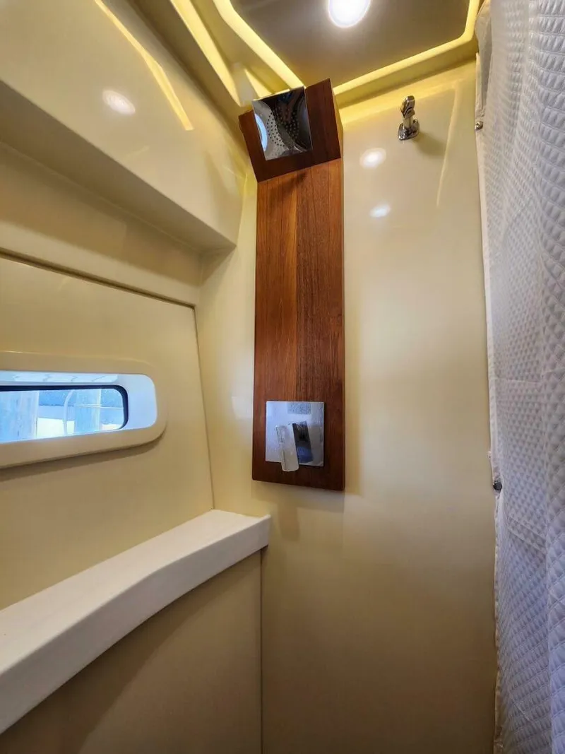 Slide: The Image of Regal 38XO 2020 - 14