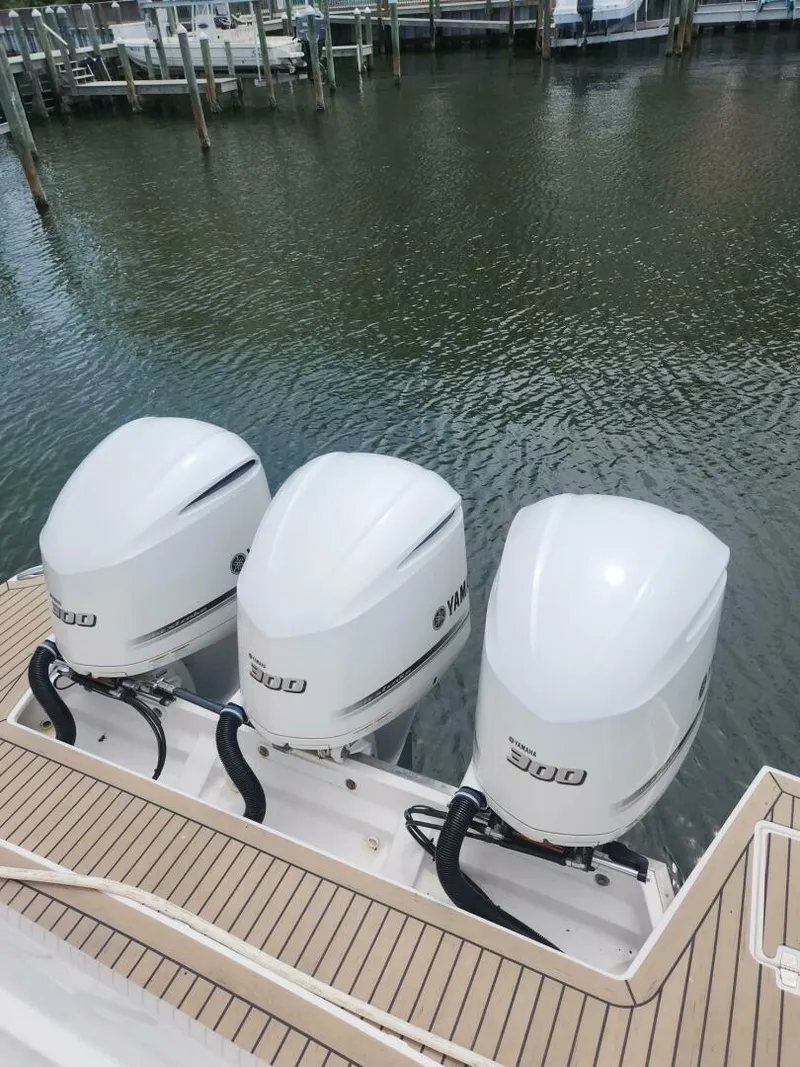 Slide: The Image of Regal 38XO 2020 - 3