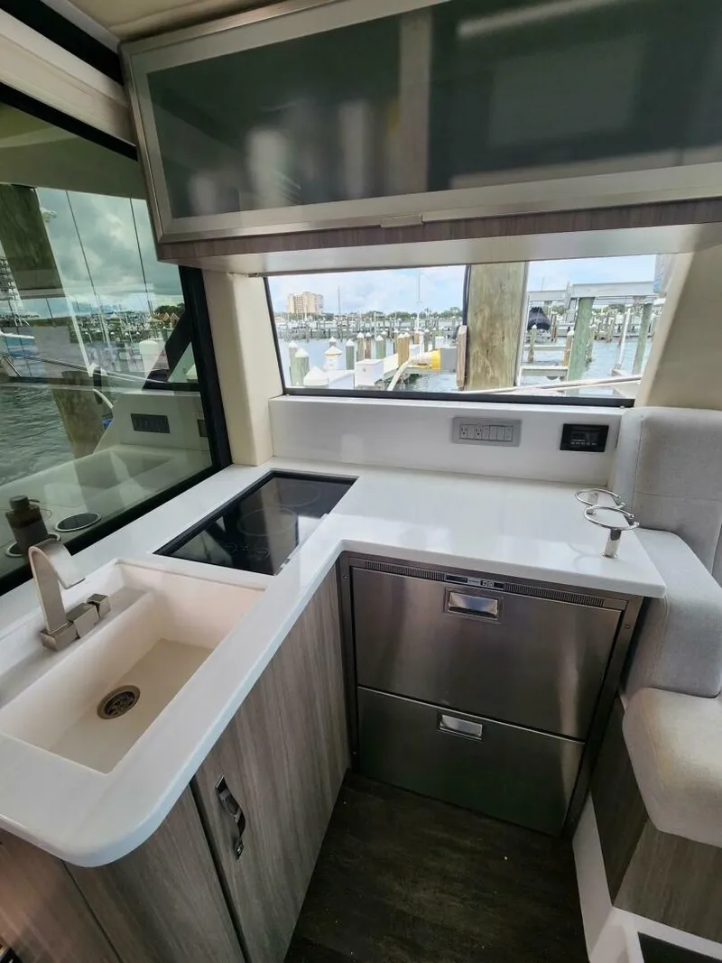 Slide: The Image of Regal 38XO 2020 - 6