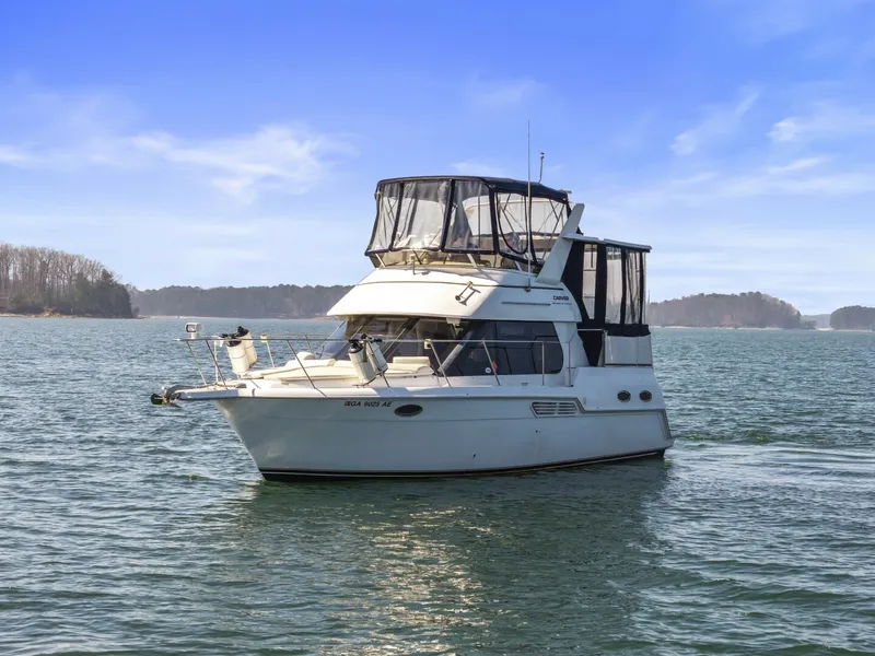 The Image of Carver Yachts 326 Aft Cabin Motor Yacht 2000 - undefined