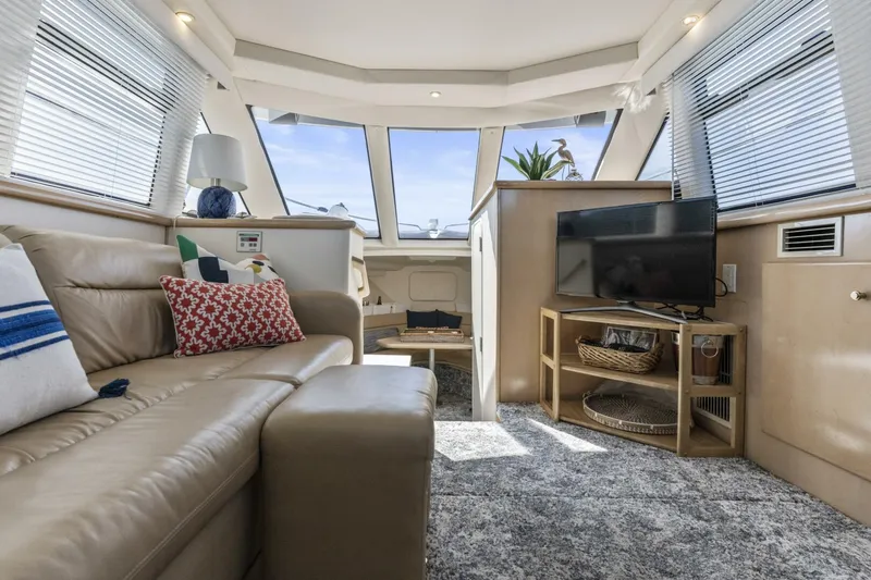Slide: The Image of Carver Yachts 326 Aft Cabin Motor Yacht 2000 - 14