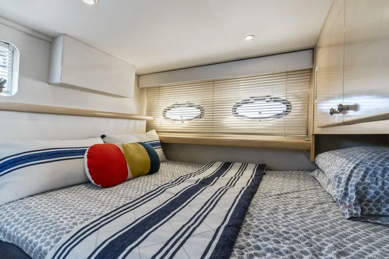 Slide: The Image of Carver Yachts 326 Aft Cabin Motor Yacht 2000 - 17