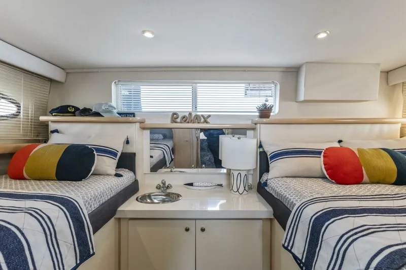 Slide: The Image of Carver Yachts 326 Aft Cabin Motor Yacht 2000 - 18