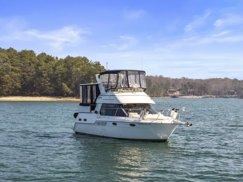 Slide: The Image of Carver Yachts 326 Aft Cabin Motor Yacht 2000 - 2