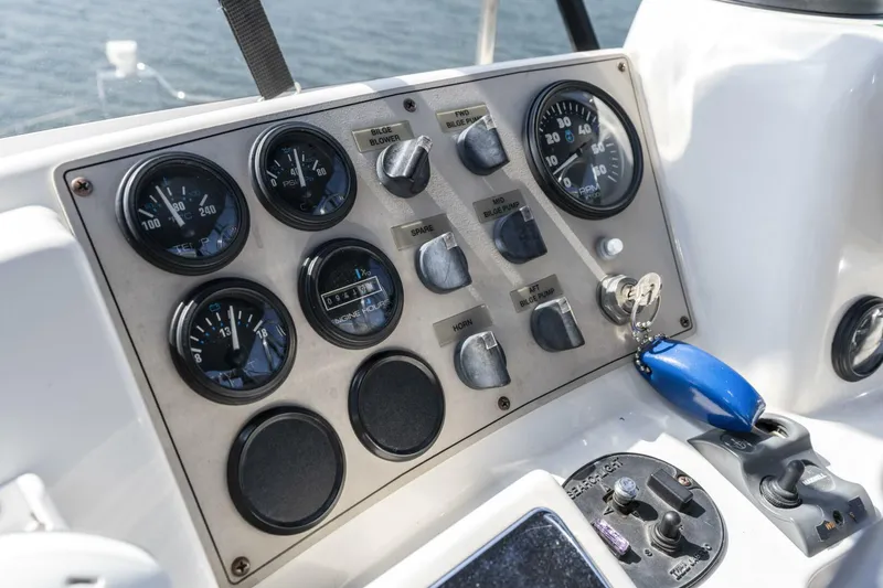 Slide: The Image of Carver Yachts 326 Aft Cabin Motor Yacht 2000 - 28