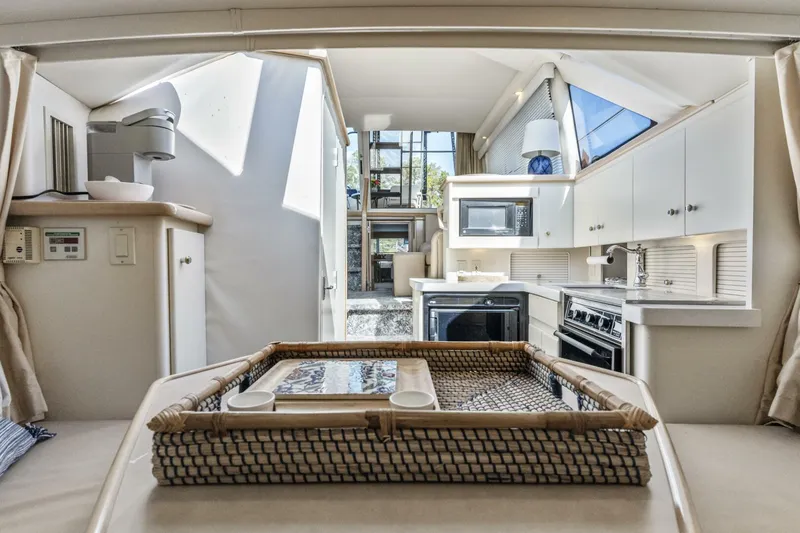 Slide: The Image of Carver Yachts 326 Aft Cabin Motor Yacht 2000 - 8