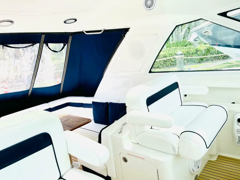 Slide: The Image of Sea Ray 450 Sundancer 2010 - 14