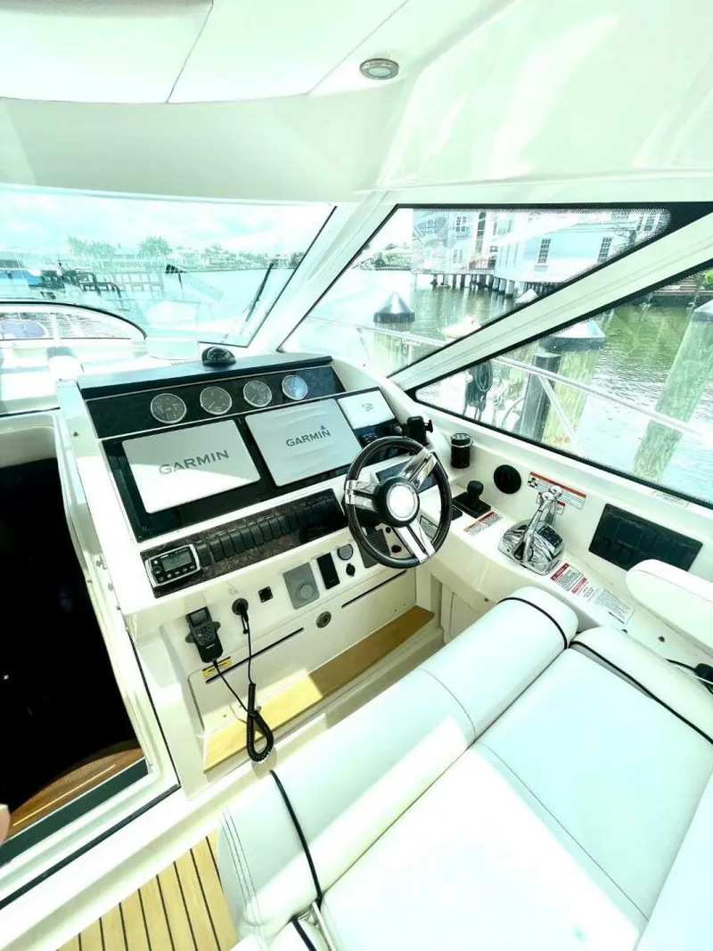 Slide: The Image of Sea Ray 450 Sundancer 2010 - 15