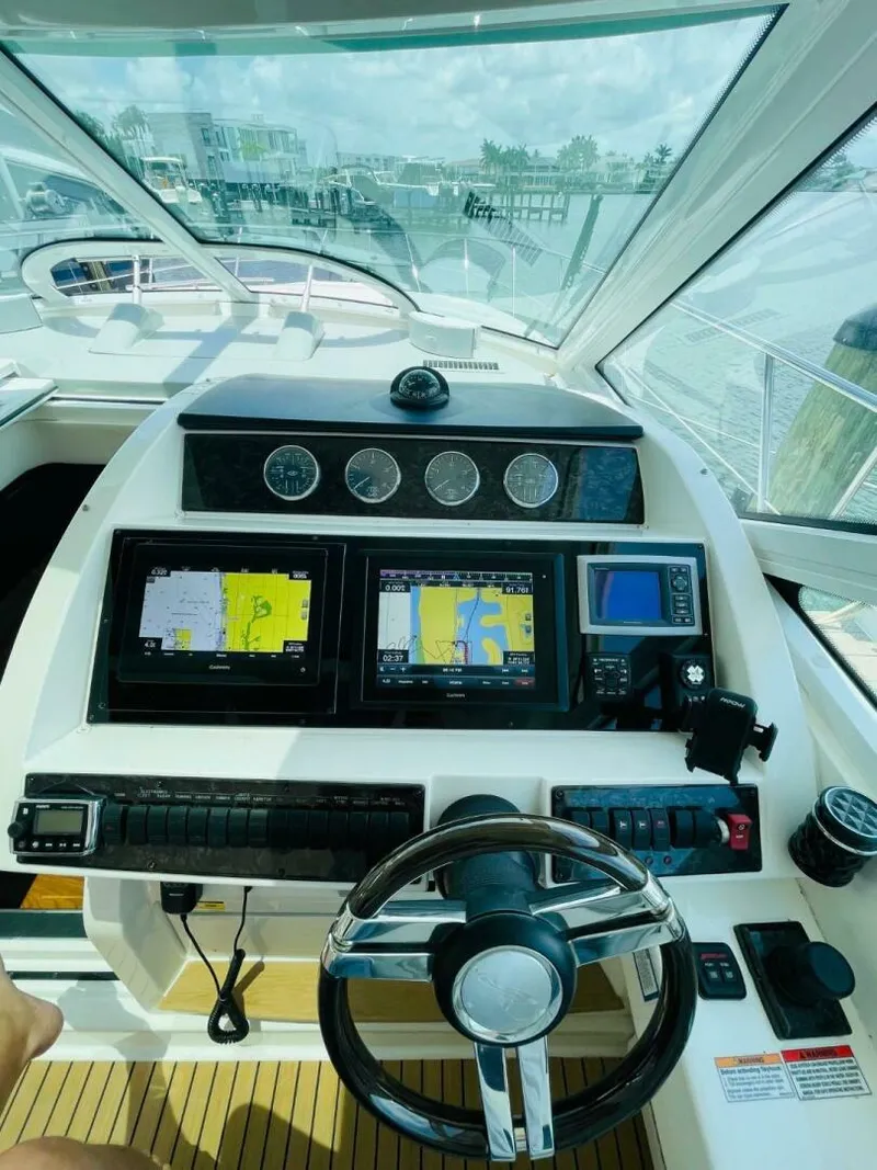 Slide: The Image of Sea Ray 450 Sundancer 2010 - 16
