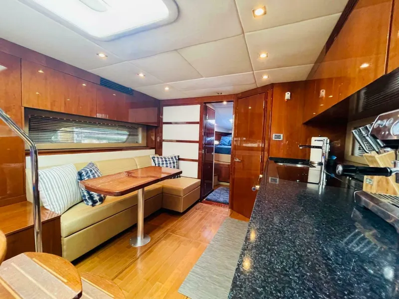 Slide: The Image of Sea Ray 450 Sundancer 2010 - 22