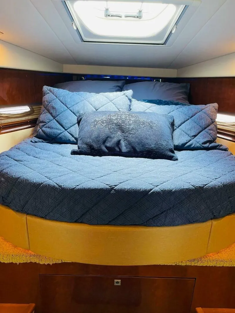 Slide: The Image of Sea Ray 450 Sundancer 2010 - 25