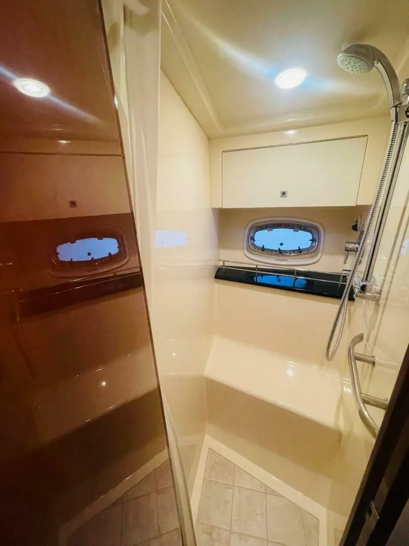 Slide: The Image of Sea Ray 450 Sundancer 2010 - 28