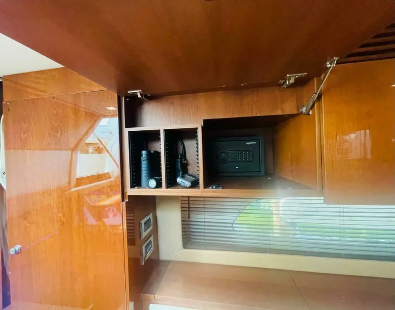 Slide: The Image of Sea Ray 450 Sundancer 2010 - 31