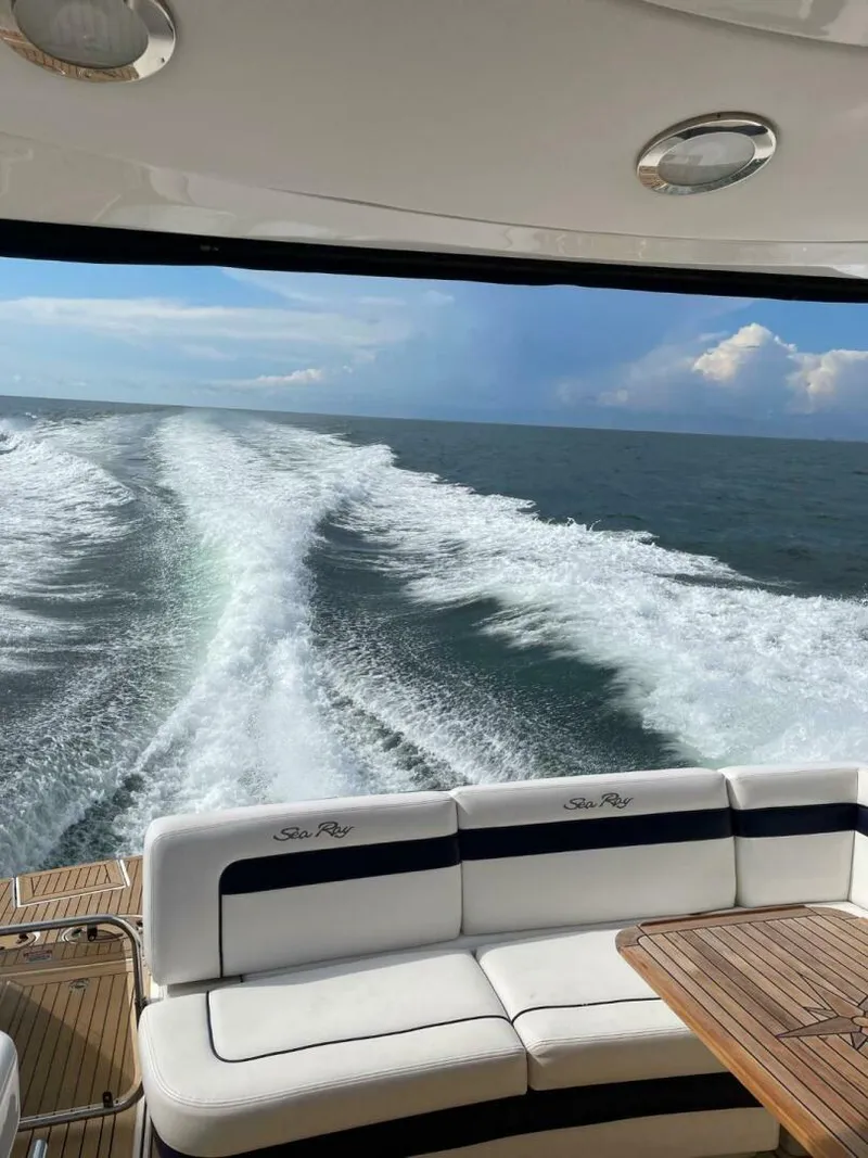 Slide: The Image of Sea Ray 450 Sundancer 2010 - 9